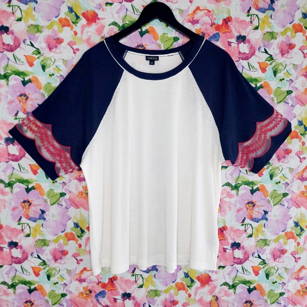 Torrid 3 Ivory & Navy Red Embroidered Midi Raglan Plus Size Tee